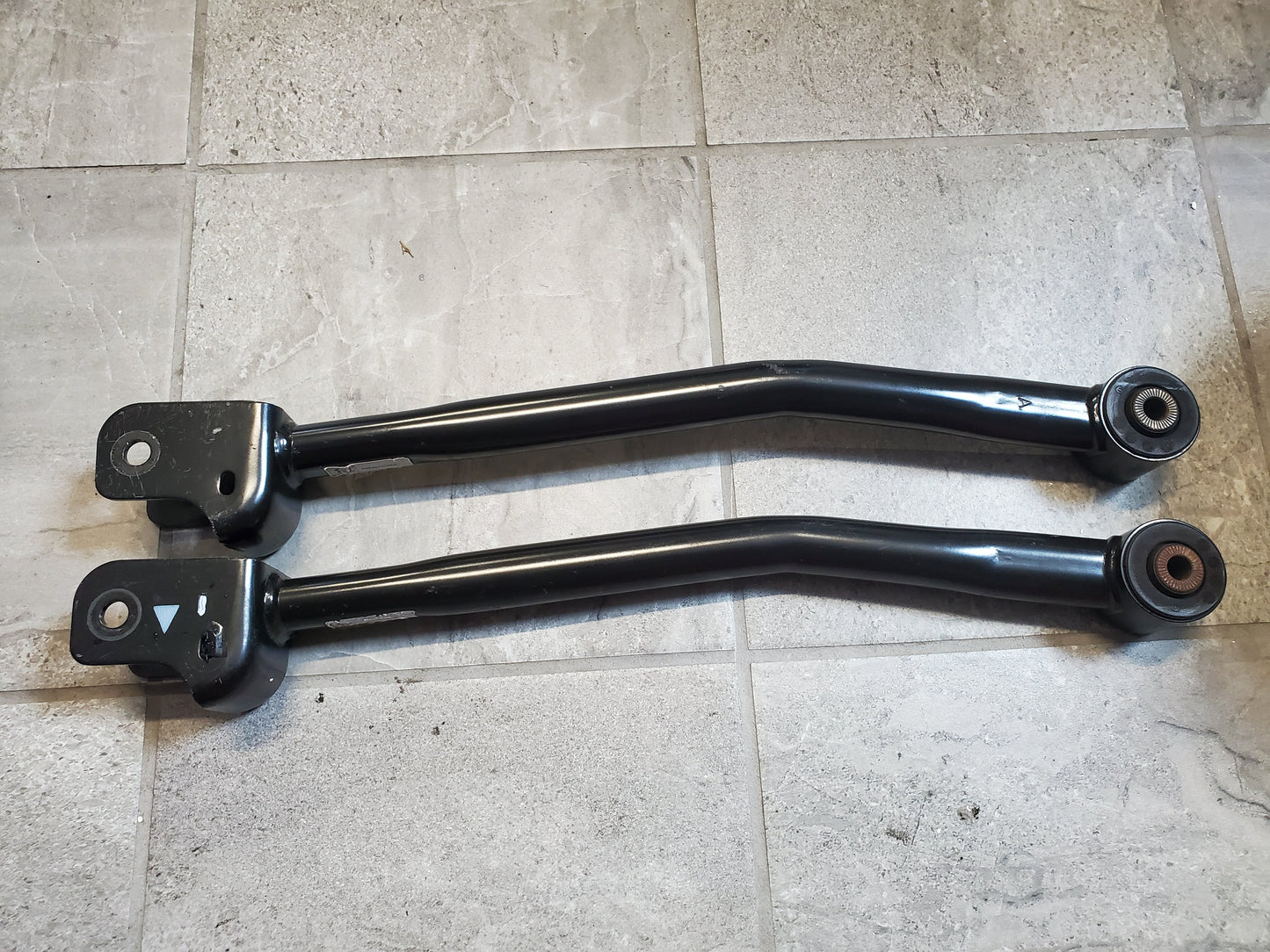 2018-2025 Jeep Wrangler JL Gladiator JT Rubicon Front Upper Control Arms OEM 68461228AA