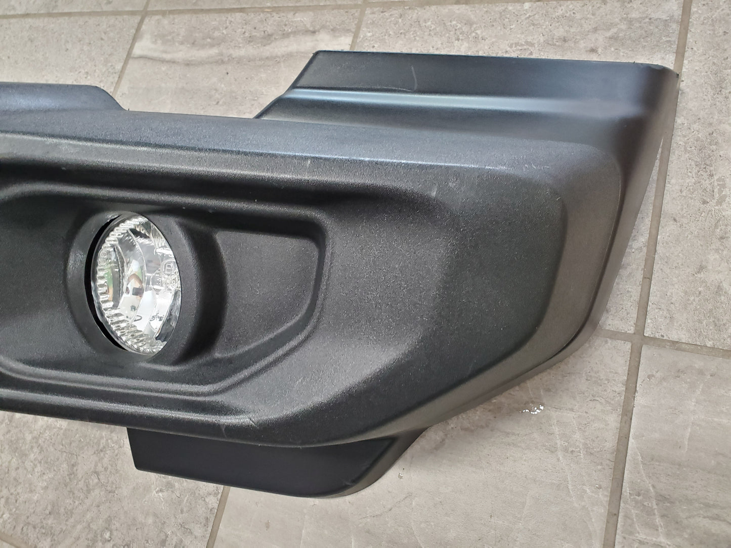 2018-2025 Jeep Wrangler JL Gladiator JT Sport Front Bumper With Halogen Fog Lights, Tow Hooks