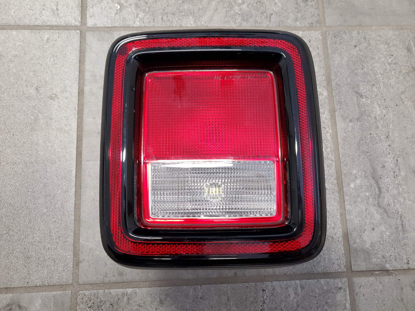 2018-2025 Jeep Wrangler JL Halogen Tail Light Right Pass Side OEM 55112890AG