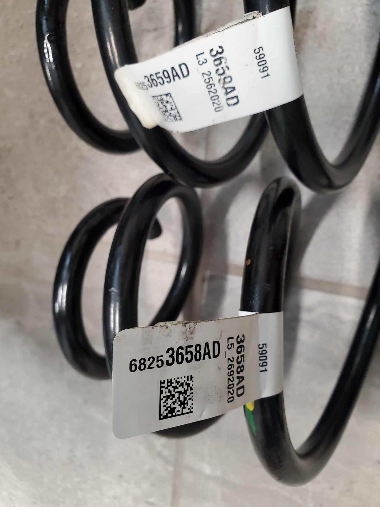 2020-2025 Jeep Wrangler JL Rubicon Suspension Front Coil Springs OEM 68253658AD