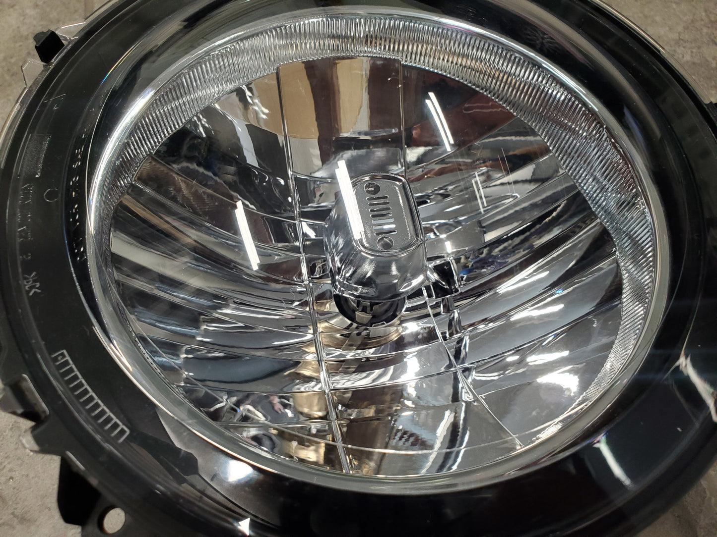 2018-2025 Jeep Wrangler JL Gladiator JT Headlights OEM Left & Right Side 55112872AG & 55112873AG