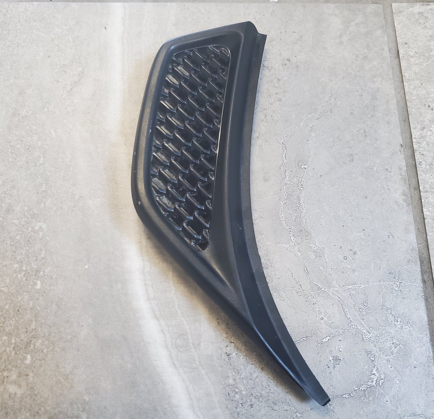 2018-2025 Jeep Wrangler JL Gladiator JT Front Left Fender Flare Air Outlet 68297665AE
