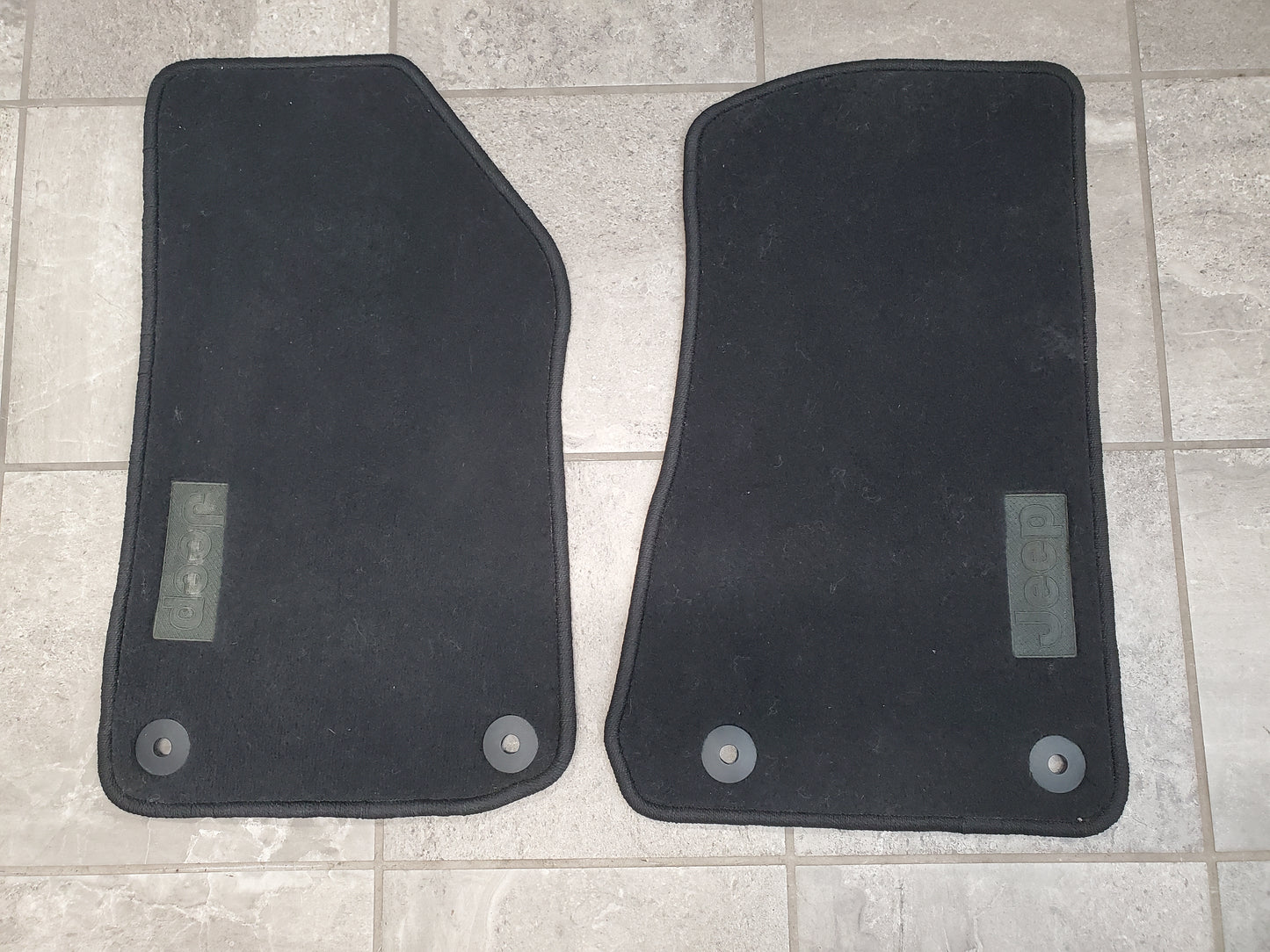 2021-2025 Jeep Wrangler JL 4Xe Front Floor Mats 6RV54TX7AA