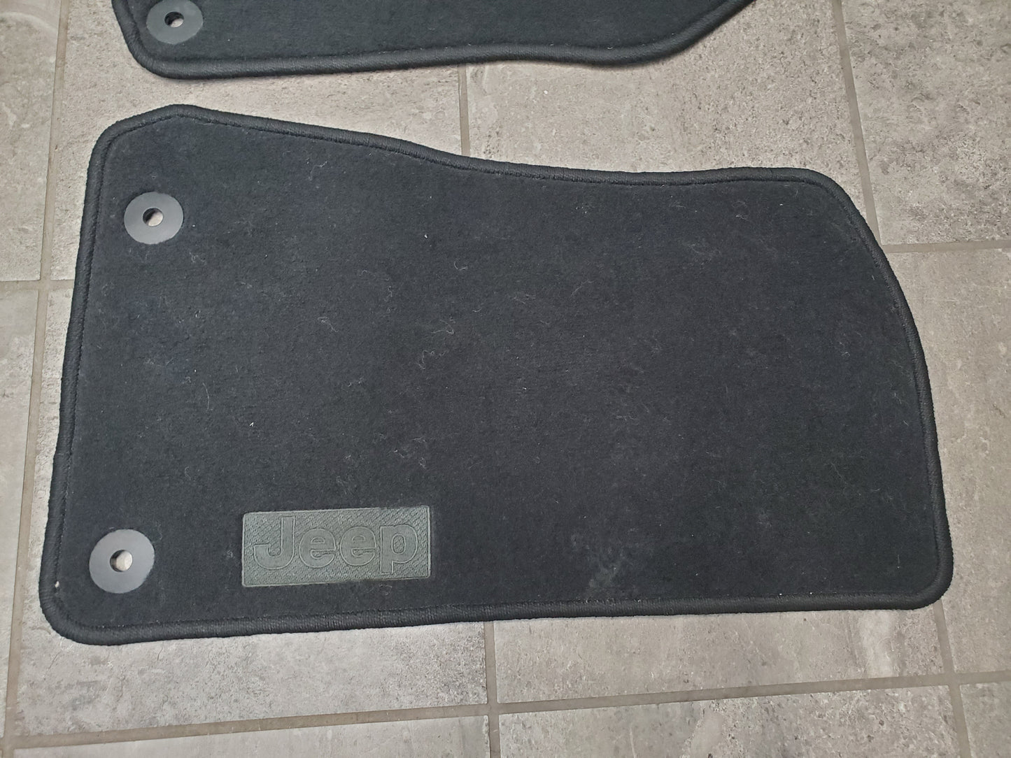 2021-2025 Jeep Wrangler JL 4Xe Front Floor Mats 6RV54TX7AA