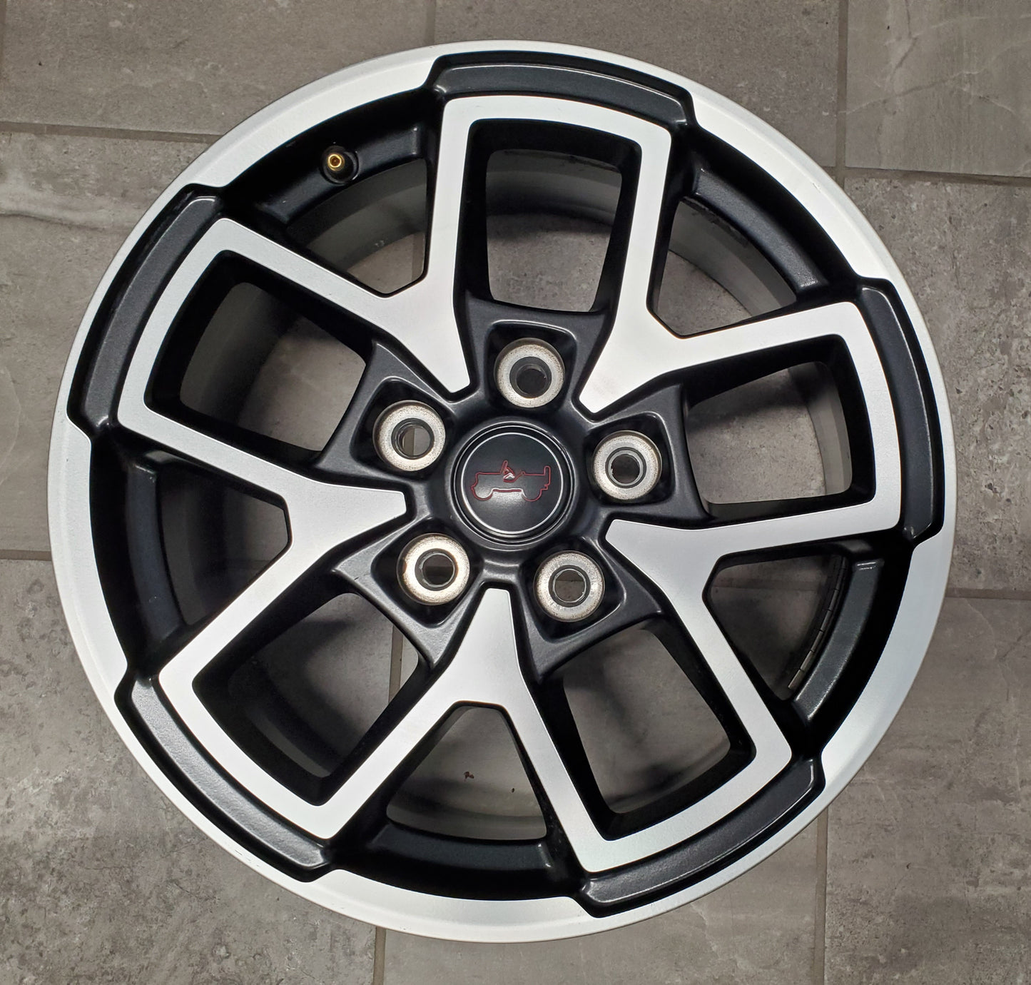 Single 2018-2025 Jeep Wrangler JL Gladiator JT Rubicon Wheel Silver/Black 04755601AA