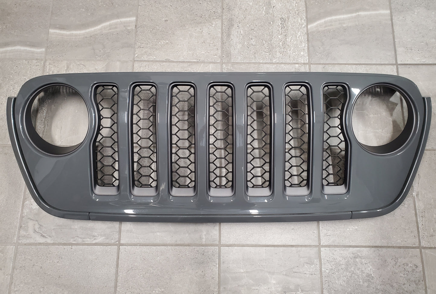 2018-2025 Jeep Wrangler JL Gladiator JT Sahara Grille OEM Sting Gray 6QN23TRMAB