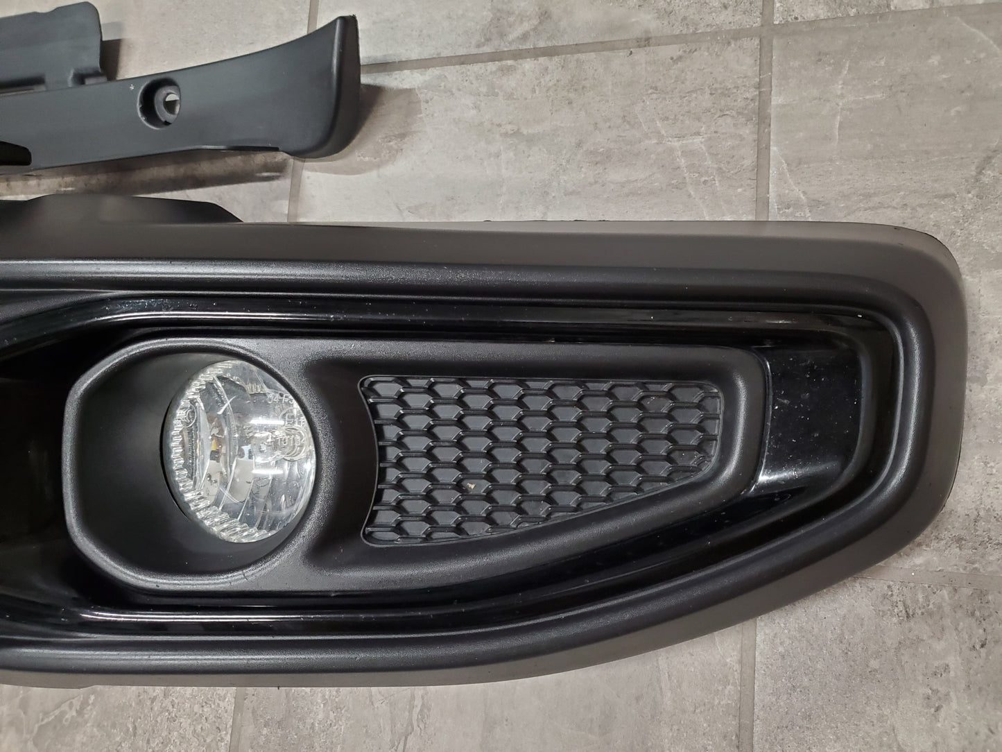 2018-2026 Jeep Wrangler JL Gladiator JT Sahara Front Bumper With Fog Lights and Black Trim