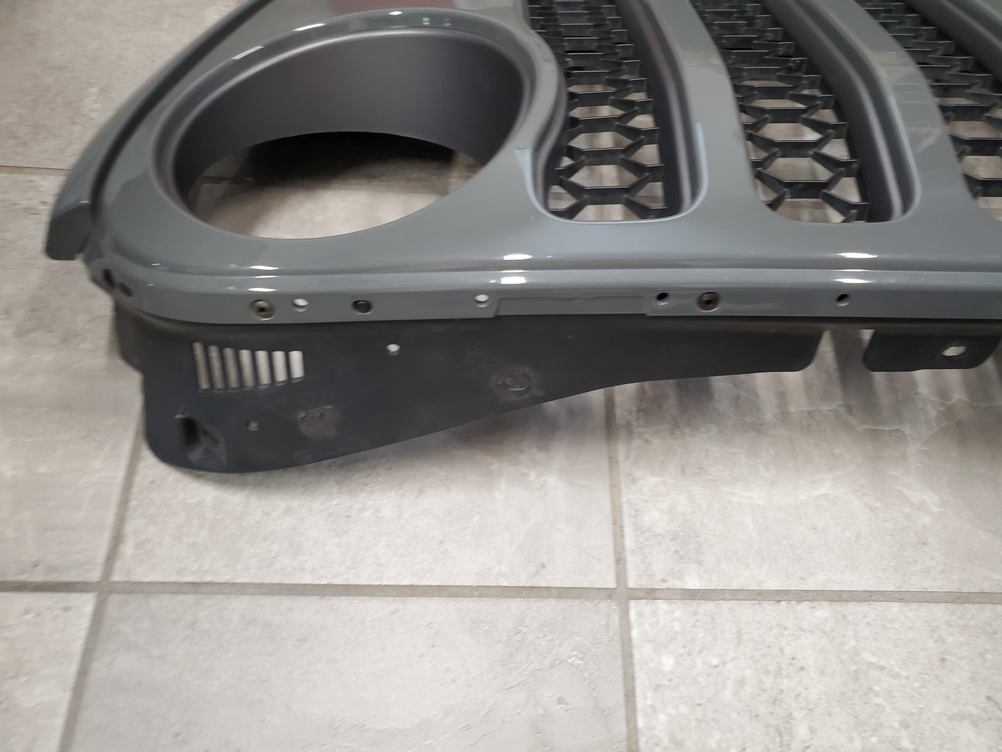 2018-2025 Jeep Wrangler JL Gladiator JT Sahara Grille OEM Sting Gray 6QN23TRMAB