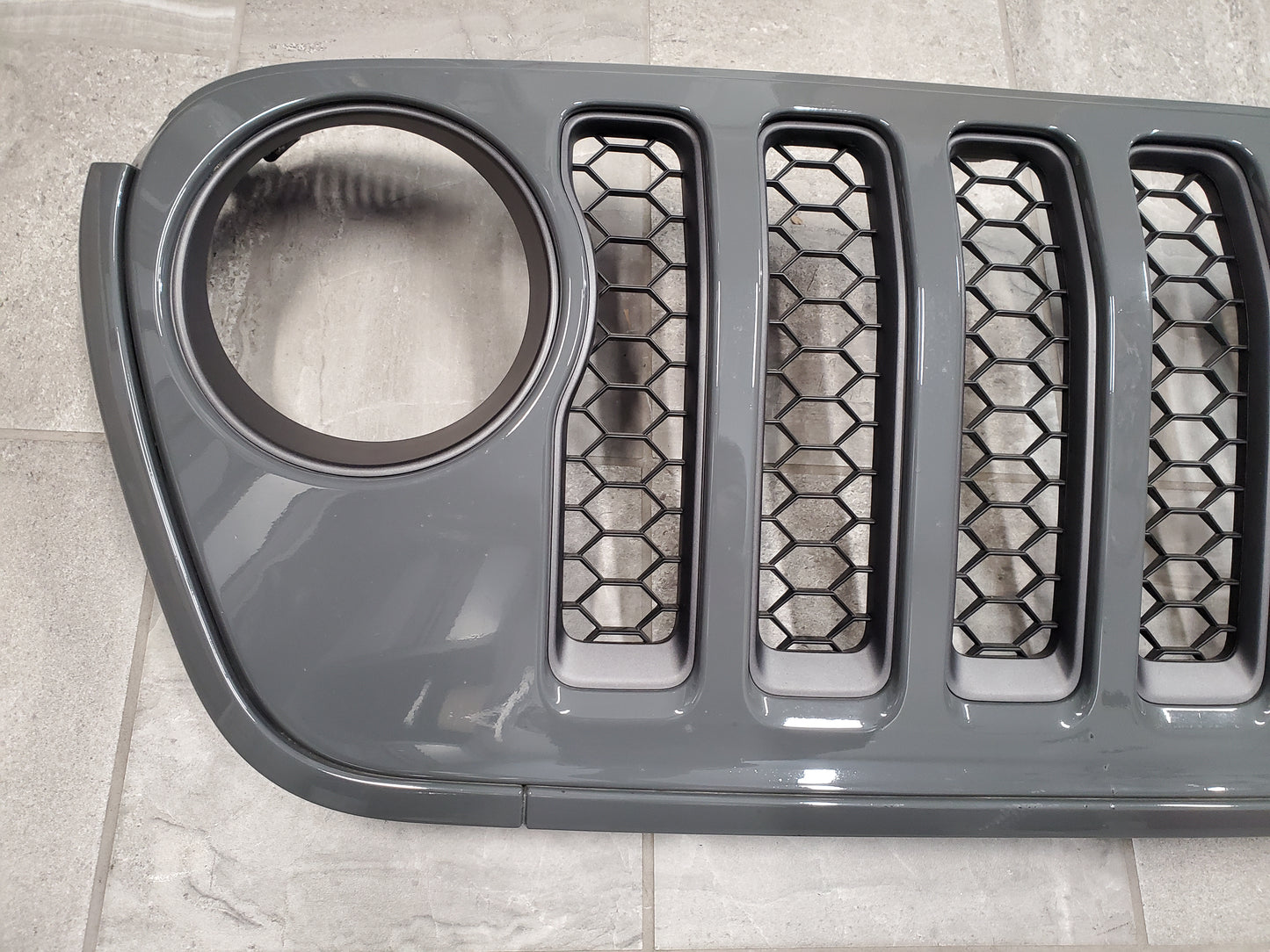 2018-2025 Jeep Wrangler JL Gladiator JT Sahara Grille OEM Sting Gray 6QN23TRMAB