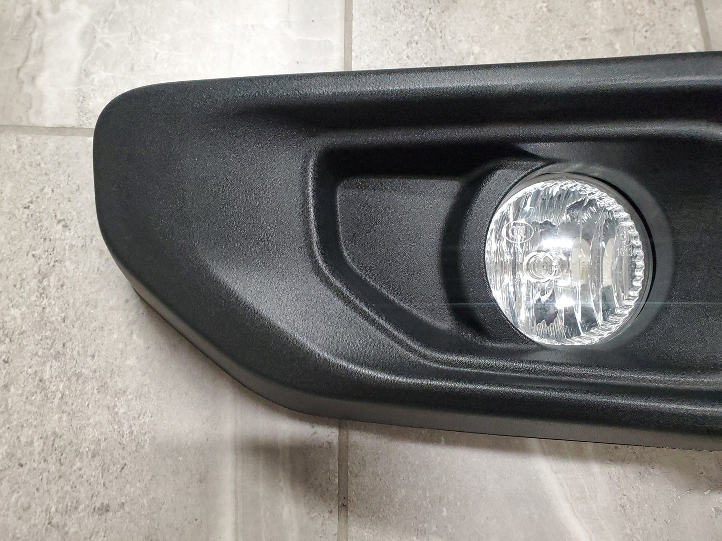 2018-2025 Jeep Wrangler JL Gladiator JT Sport Front Bumper OEM With Fog Lights No Splash Guards