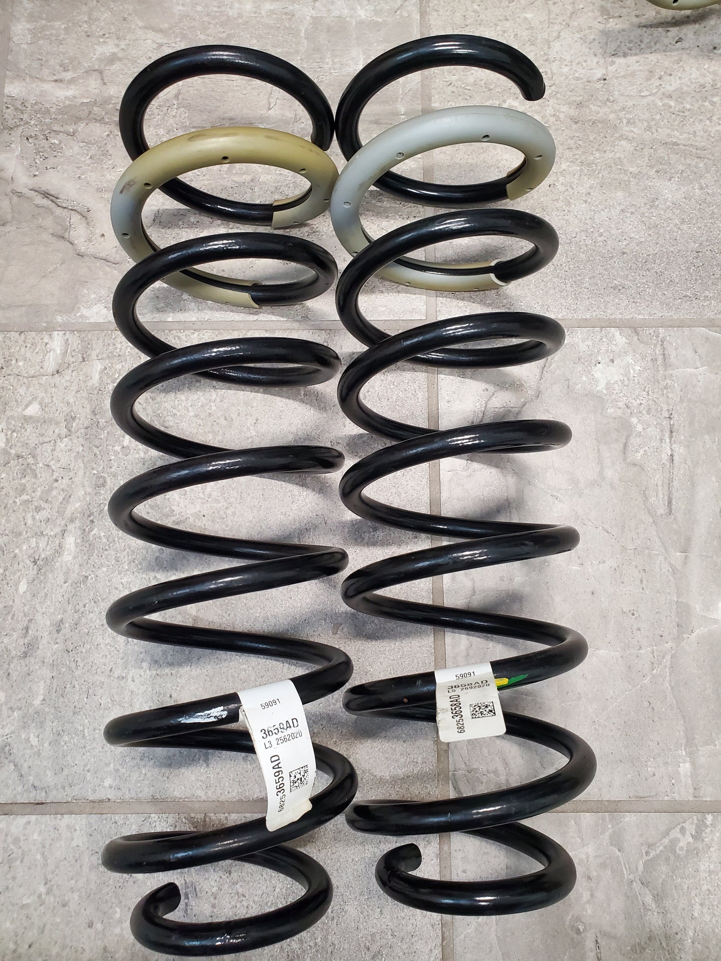 2020-2025 Jeep Wrangler JL Rubicon Suspension Front Coil Springs OEM 68253658AD