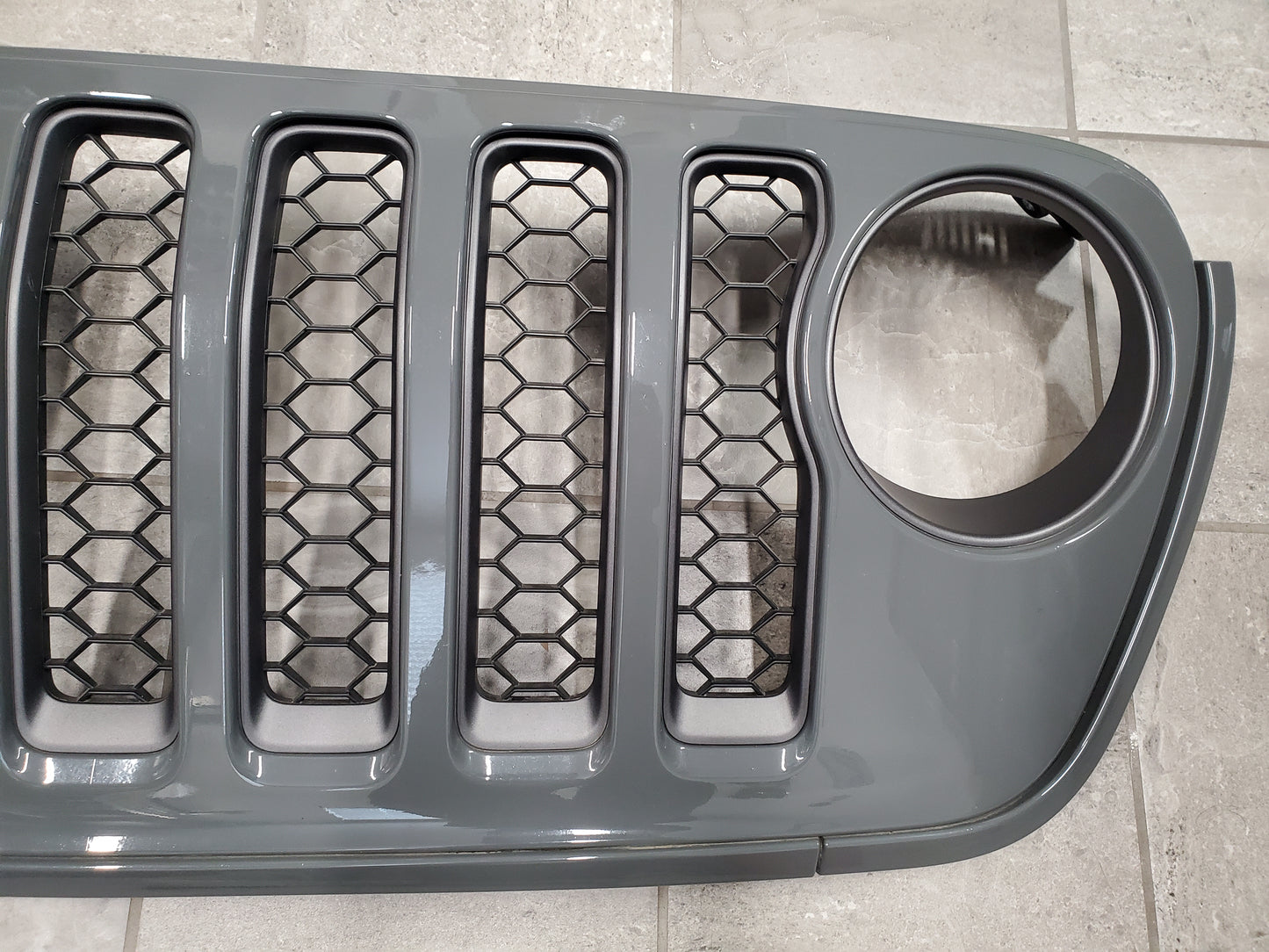 2018-2025 Jeep Wrangler JL Gladiator JT Sahara Grille OEM Sting Gray 6QN23TRMAB