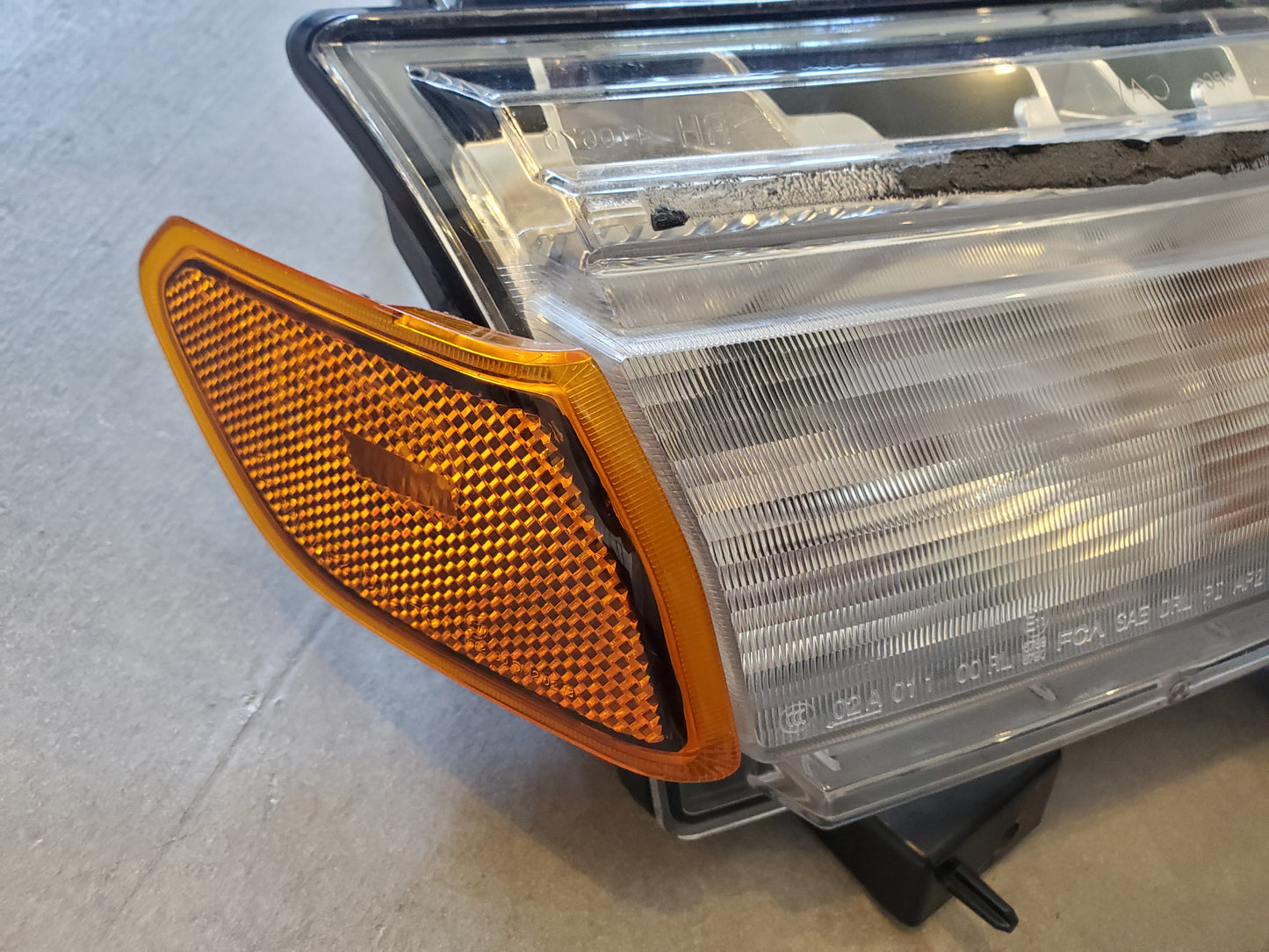 2018-2026 Jeep Wrangler JL Gladiator JT Halogen DRL Front Right Passenger Side 68293126AH