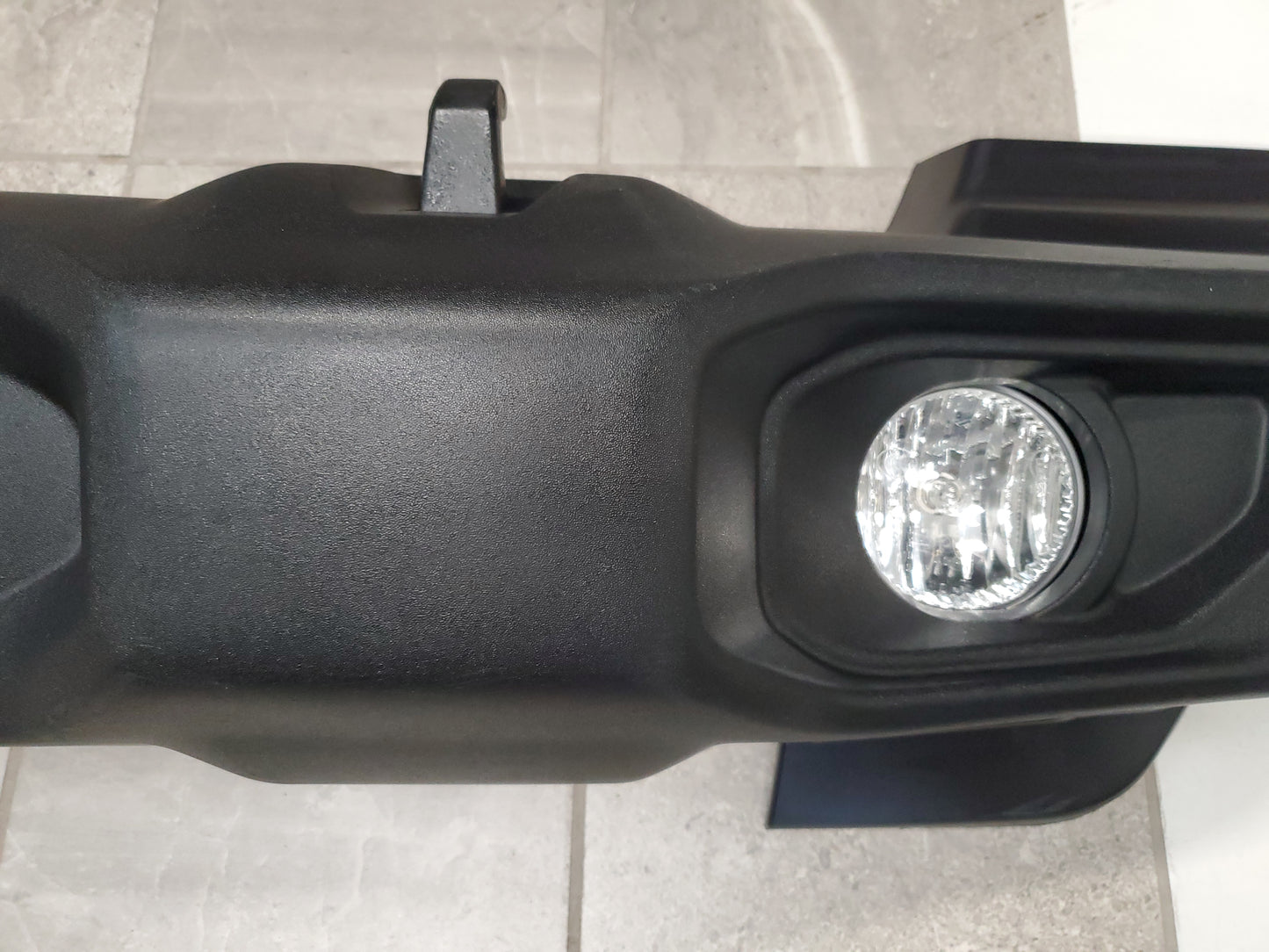 2018-2025 Jeep Wrangler JL Gladiator JT Sport Front Bumper With Halogen Fog Lights, Splash Guards