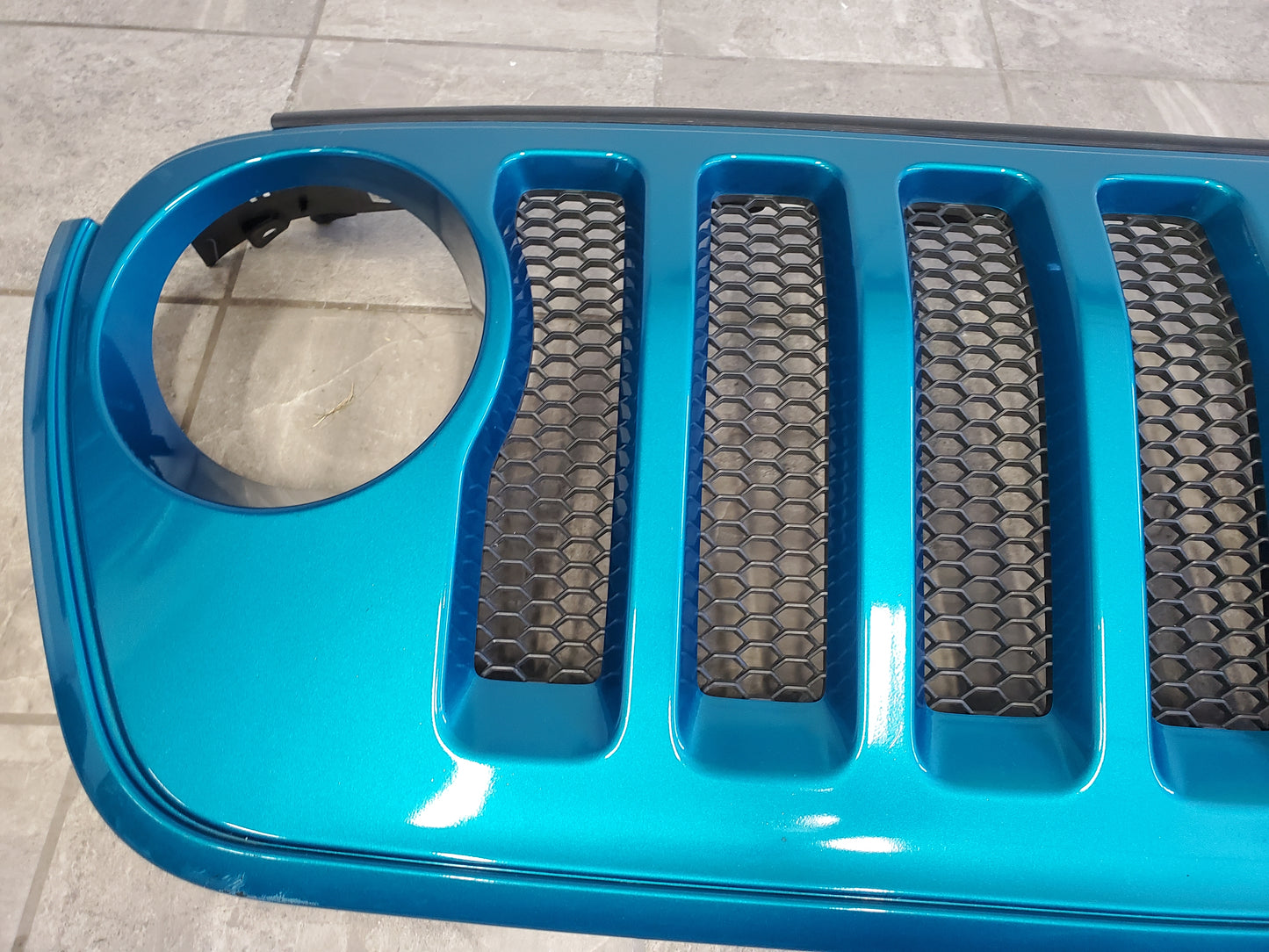 2018-2025 Jeep Wrangler JL Gladiator JT Sport Grille OEM Bikini Pearl 6BY75TRMAC