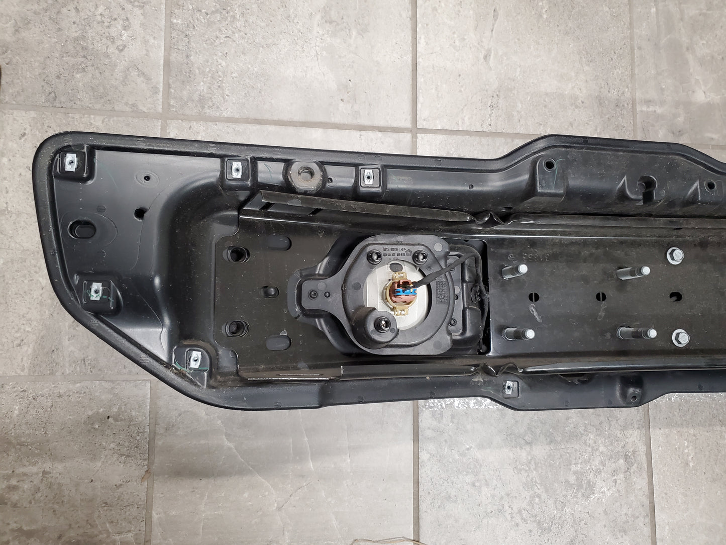 2018-2025 Jeep Wrangler JL Gladiator JT Sport Front Bumper OEM With Fog Lights No Splash Guards